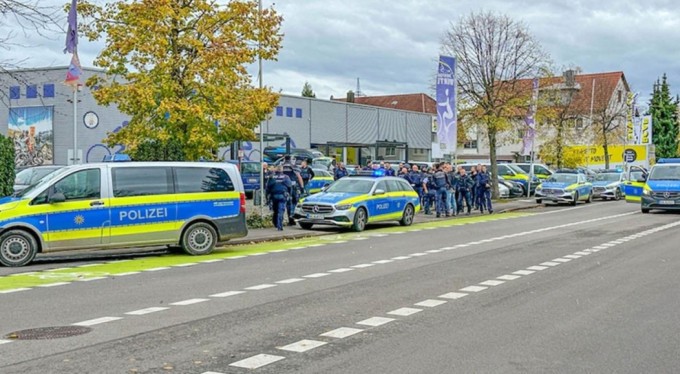 Almanya'da 15 yaşındaki çocuk sınıf arkadaşını başından vurdu