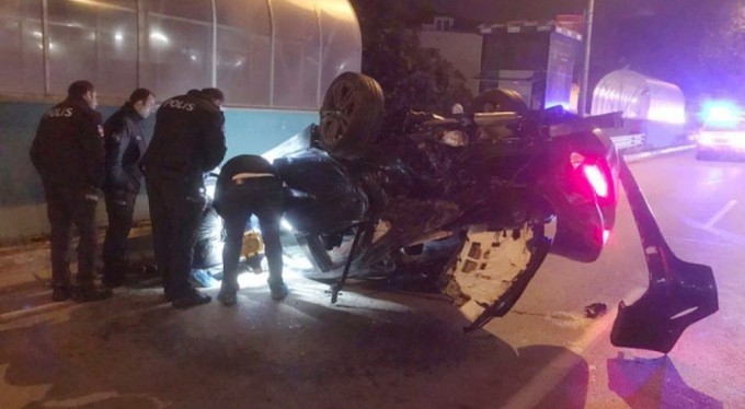 Bursa'da otomobil takla attı, 13 yaşındaki kız hayatını kaybetti