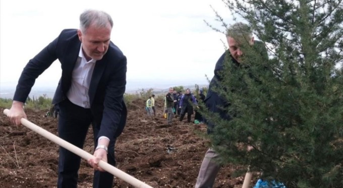 İnegöl'de ''Cumhuriyete Nefes'' Fidanları Dikildi