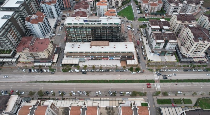 Yanan iş merkezinin bilançosu günün ilk ışıklarıyla ortaya çıktı