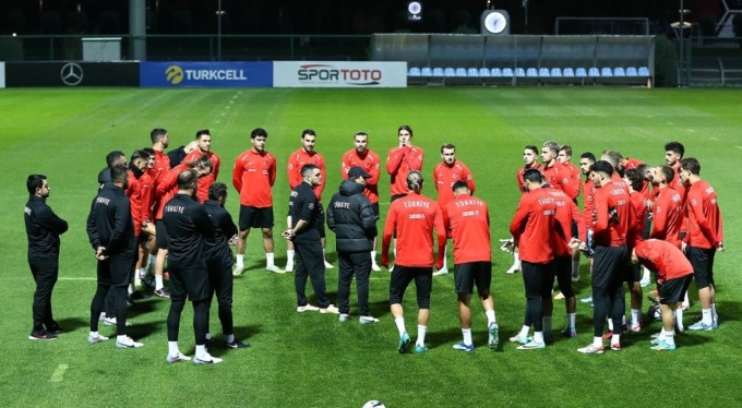 A Milli Futbol Takımı, hazırlıklarını sürdürdü