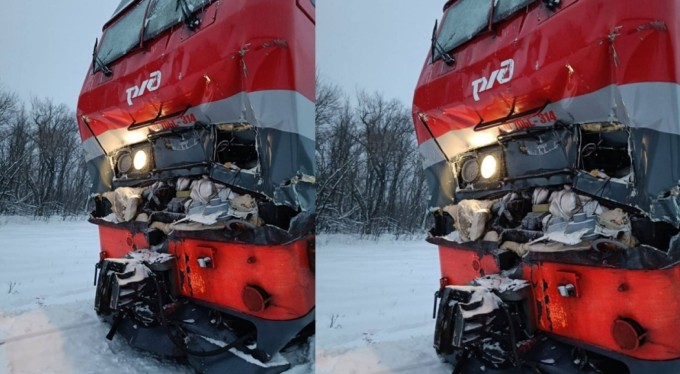 400 yolcu ölümden döndü! Rusya'da iki tren çarpıştı