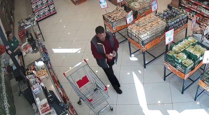Bursa'da bozuk para bahanesiyle kasiyerleri dolandırdı!