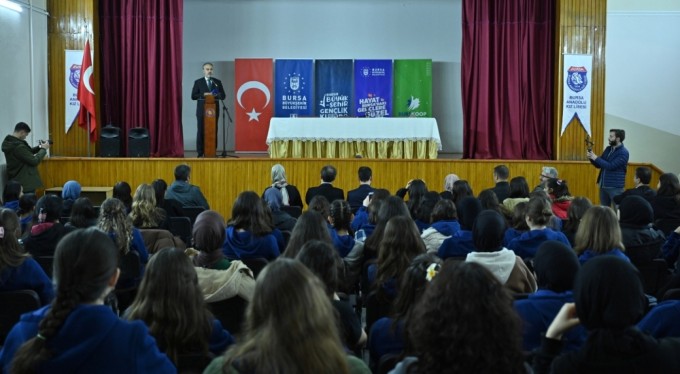 Liselilere sosyal medya uyarısı