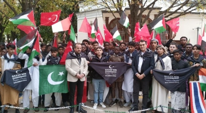 89 milletten çocuk Gazze için buluştu...Ten renkleri farklı, acıları ve tepkileri aynı