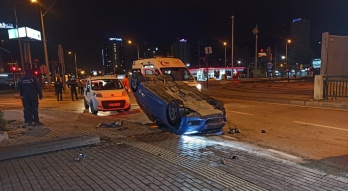 Bursa'da kontrolden çıkan araç takla attı!