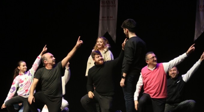 Hayat Hastanesi'nden kültürel yıl sonu programı