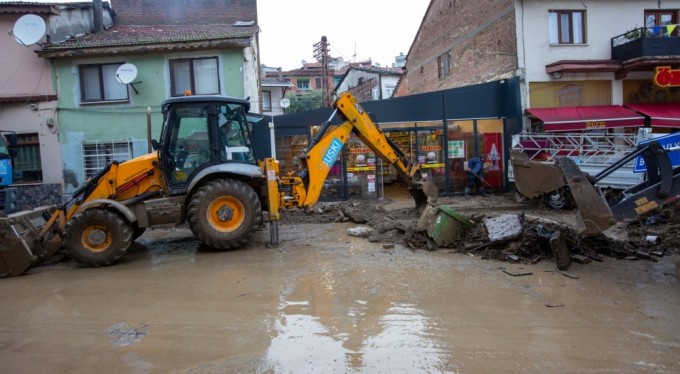 Bursa'da selin yaraları sarılıyor