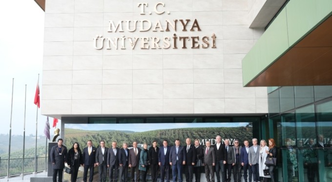 Faik Çelik Mudanya Üniversitesinde gençlerle tecrübelerini paylaştı