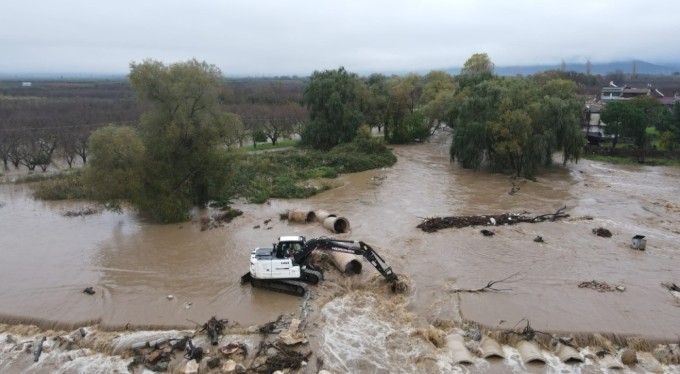 Bursa'da binlerce dönüm ekili alan sular altında kaldı!