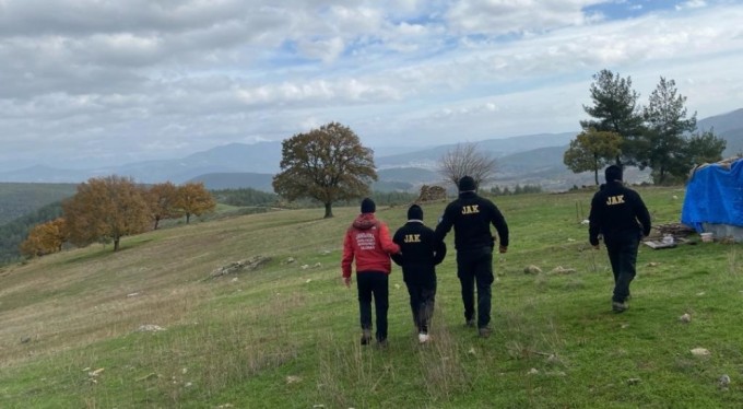 Bursa'da ormanda kaybolan adamı JAK timleri buldu!