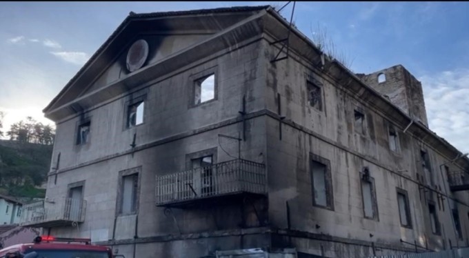 153 yıllık tarihi mekandaki yangında facia!