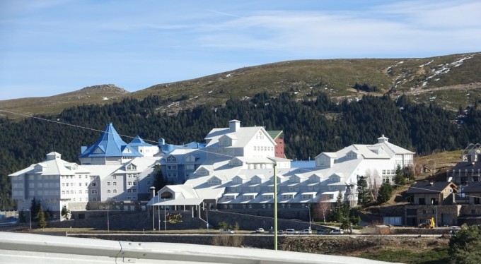 Uludağ'da karlar eridi, güneş ve rüzgar hakim