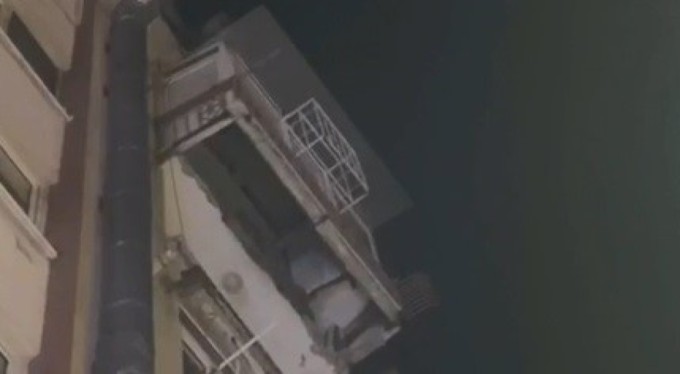 Bursa'da balkon çöktü, 7. kattan aşağı düştü