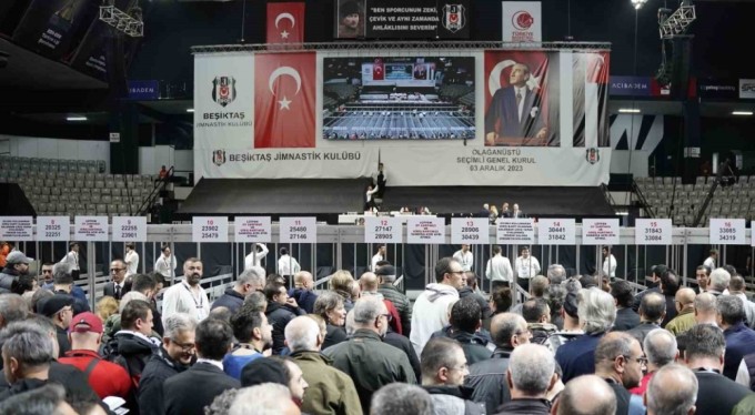 Beşiktaş'ta olağanüstü seçimli genel kurul başladı