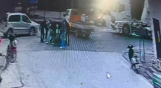 Bursa'da düşen zeytinleri toplamak için seferber oldular!