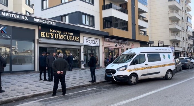 Bursa'da kar maskeli, silahlı kuyumcu soygunu!