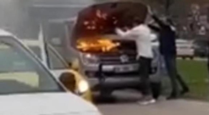 Bursa'da korku dolu anlar! Seyir halindeki araç alev alev!