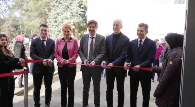 BUÜ'de Nanoteknoloji ve Malzeme Karakterizasyonu Laboratuvarı hizmete açıldı