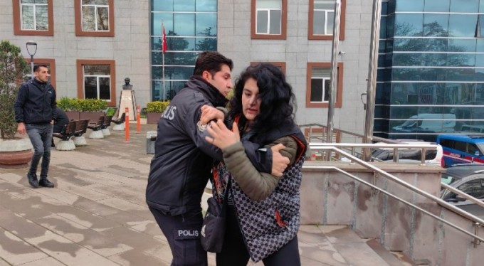 Bursa'da tutuklanan hırsız gazetecilere saldırdı!