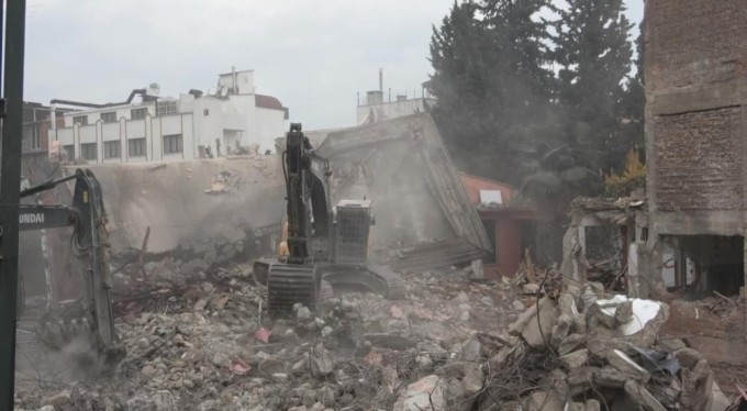 Bursa'da tarihi okul yıkılıyor