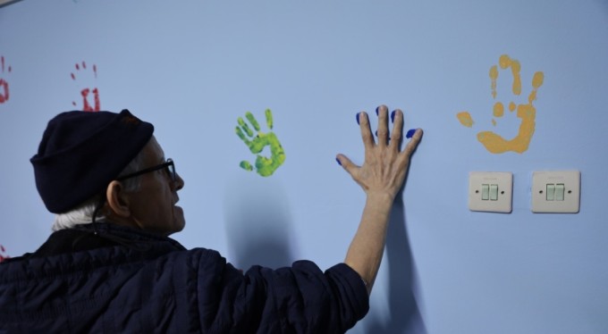 Bursa'da huzurevi sakinleri duvarları tuvale dönüştürdü