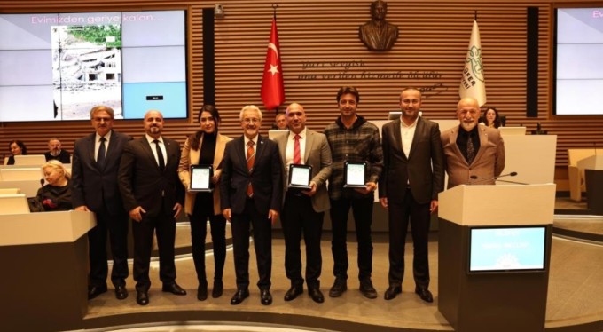 Nilüfer'de deprem bölgesindeki çalışmalara katkı verenlere teşekkür