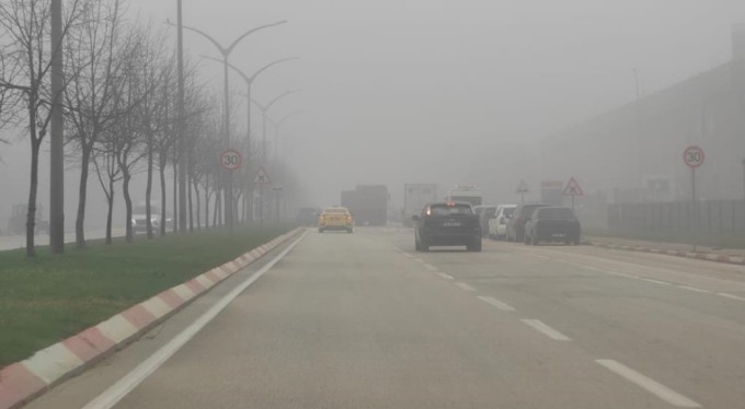 Bursa'da yoğun sis hayatı felç etti