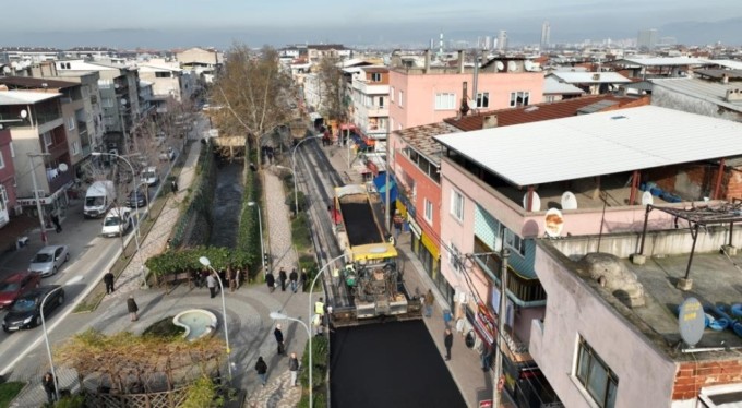 Bursa'da asfalt mesaisi sürüyor