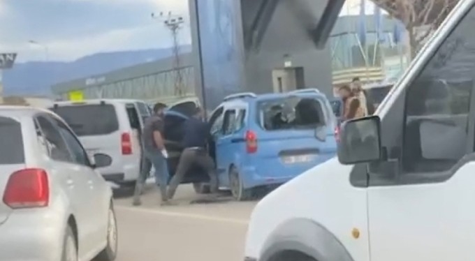 Bursa'da dehşet anları kamerada! Sürücüyü hastanelik etti...