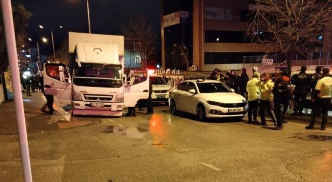 Bursa'da nefes kesen kovalamaca! Onlarca ekibi peşine takip dakikalarca kaçtı