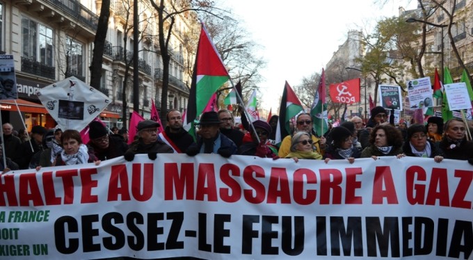 Paris'te binlerce kişi Gazze'de ateşkes için yürüdü