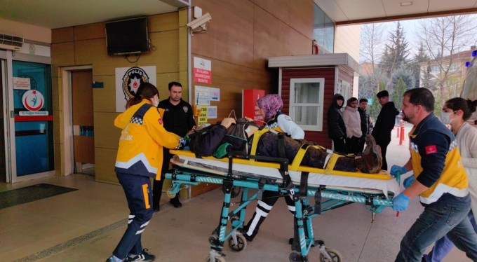 Bursa'da fabrika çatısından düşen işçi yaralandı!