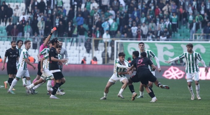 PFDK'dan Bursasporlu 7 futbolcuya men cezası!