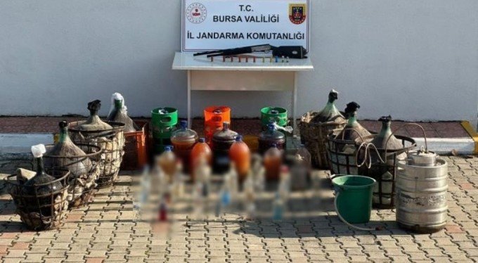 Bursa'da Jandarmadan yılbaşı öncesi kaçak içki operasyonu!