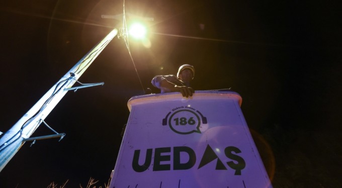 UEDAŞ ekipleri yılbaşında kesintisiz enerji için görev başında