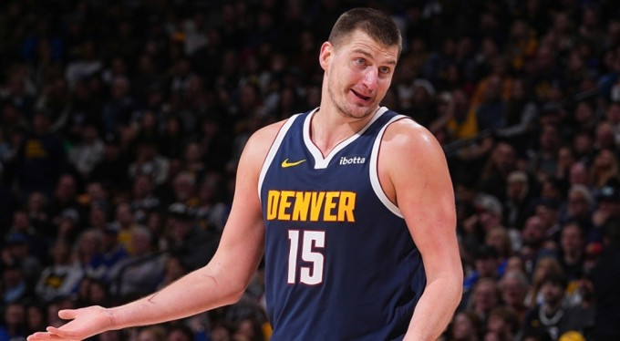 Nikola Jokic'in tarihe geçtiği maçta Nuggets, Grizzlies'ı farklı yendi