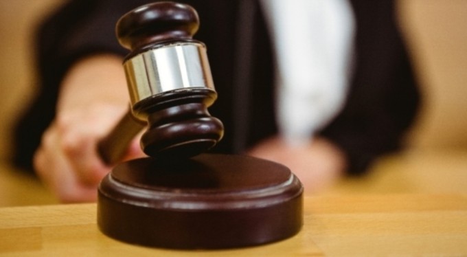 Erkek hemşireye 'aptal' dedi, mahkeme affetmedi