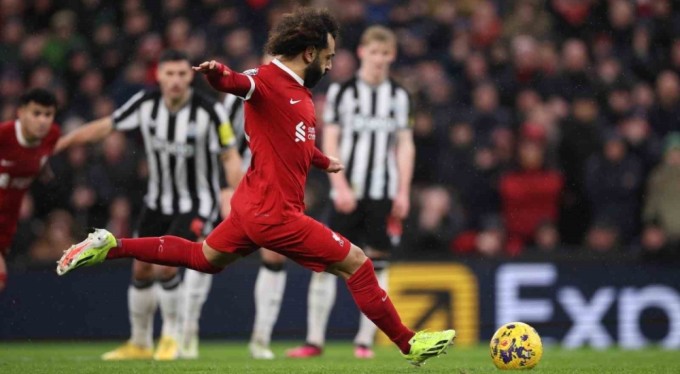 Liverpool, Newcastle'ı 4 golle geçerek liderliğini sürdürdü