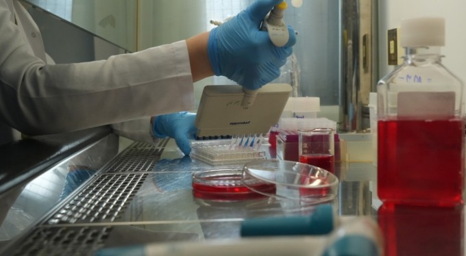 Bursa'da Korona virüsü yüzde 99 engelleyen burun spreyi ürettiler!