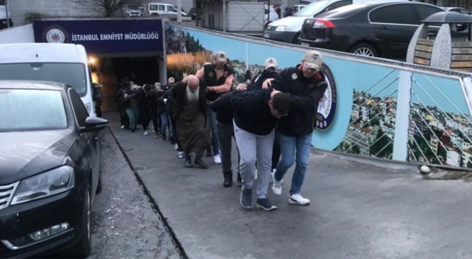 Mossad'a çalışan ajanlar sağlık kontrolü için hastaneye götürüldü