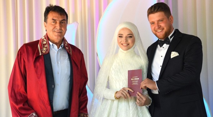 Osmangazi'de 1 yılda 6 bin 800 çift dünya evine girdi