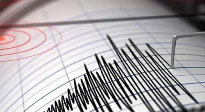 İzmir'de korkutan deprem!!