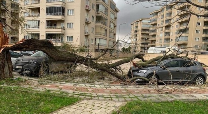 Bursa'da lodos hayatı felç etti!