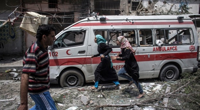 İsrail, Gazze Şeridi'nde ambulansı hedef aldı: 4 ölü