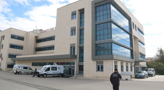 Korkunç cinayet! 3 çocuğunun annesini öldürdü!