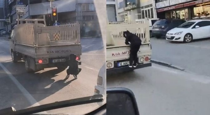 Bursa'da küçük çocuk kamyonet kasasına tutunarak ölüme meydan okudu!