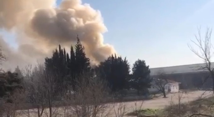 Bursa'da ahır alev alev yandı