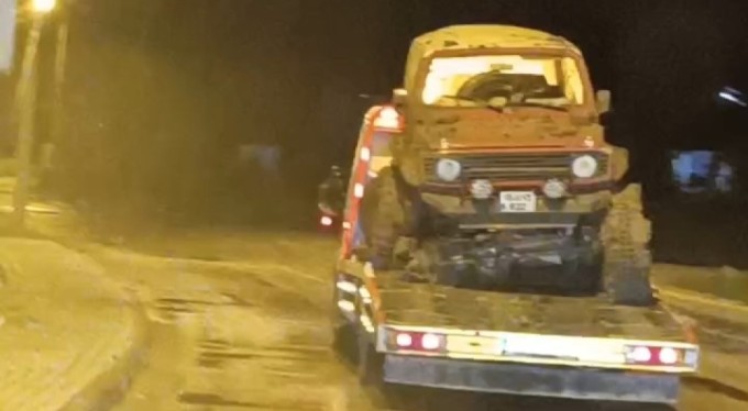 Off-road yaparken lastiği koptu, farkında olmadan kilometrelerce yol gitti!