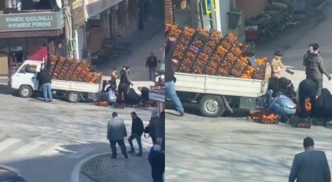 Bursa'da kamyonetten dökülen mandalinalar için herkes seferber oldu